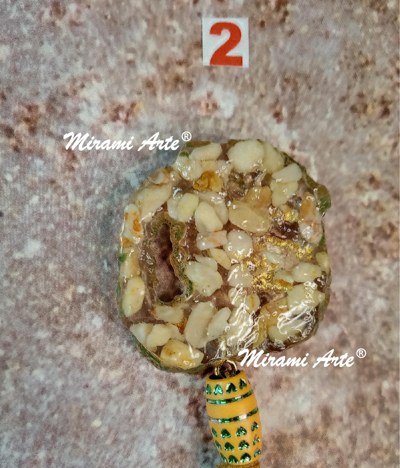 Medallón Piedras en Resina Transparente - Imagen 3