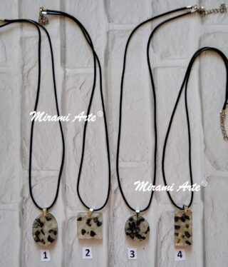 Colgante con Piedras Cuarzo Blancas y Negras