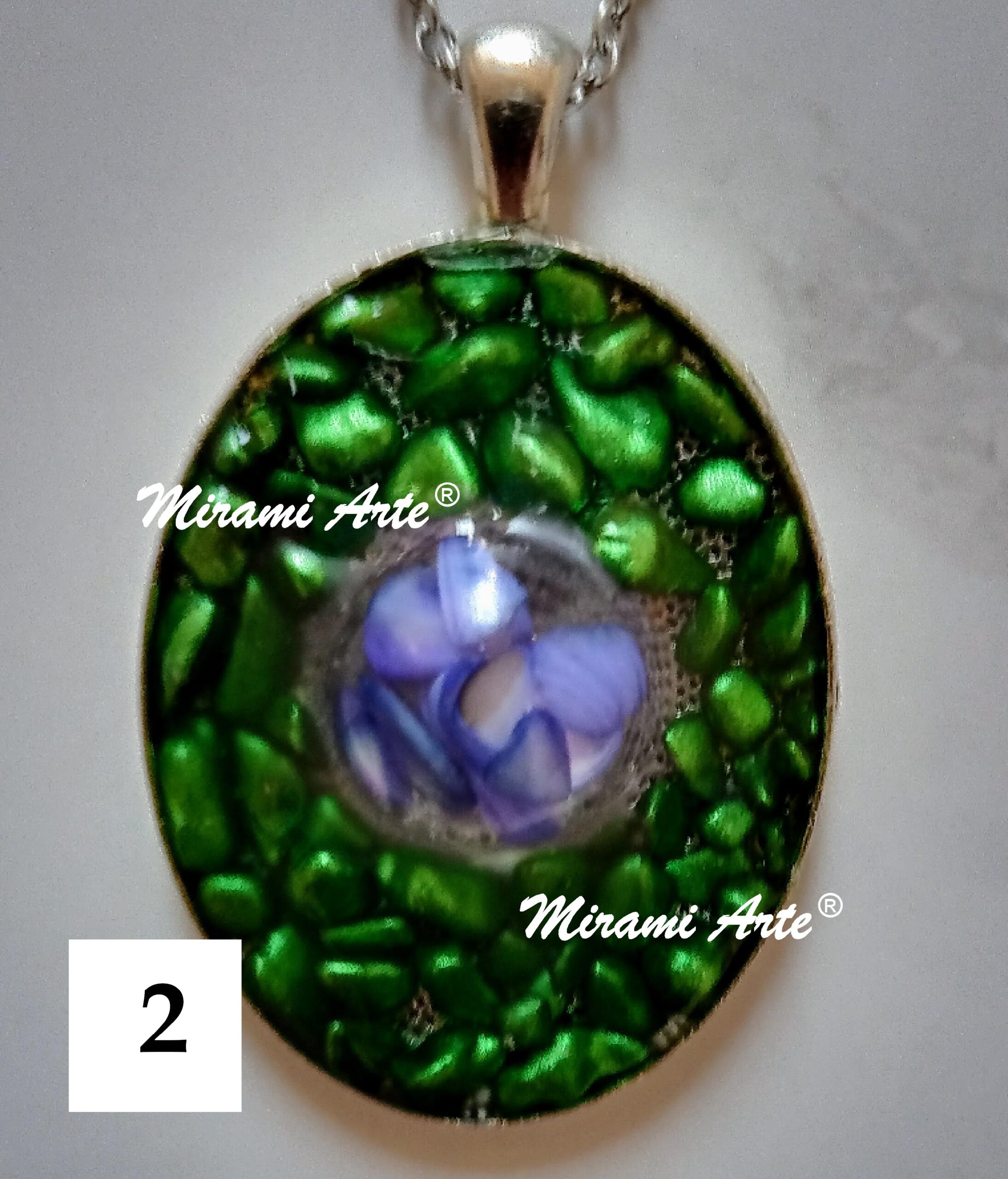 Medallones Ovalados Metálicos Rellenos con Piedras - Imagen 3