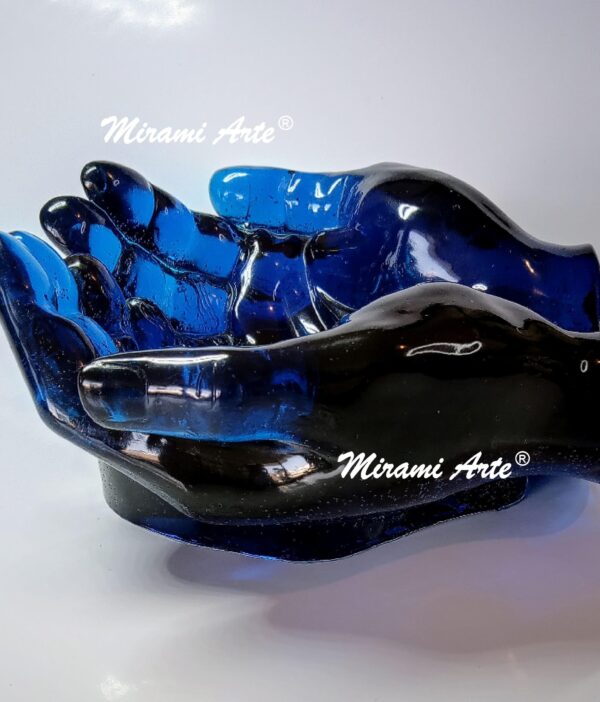 Manos en Resina Azul Semi Transparente