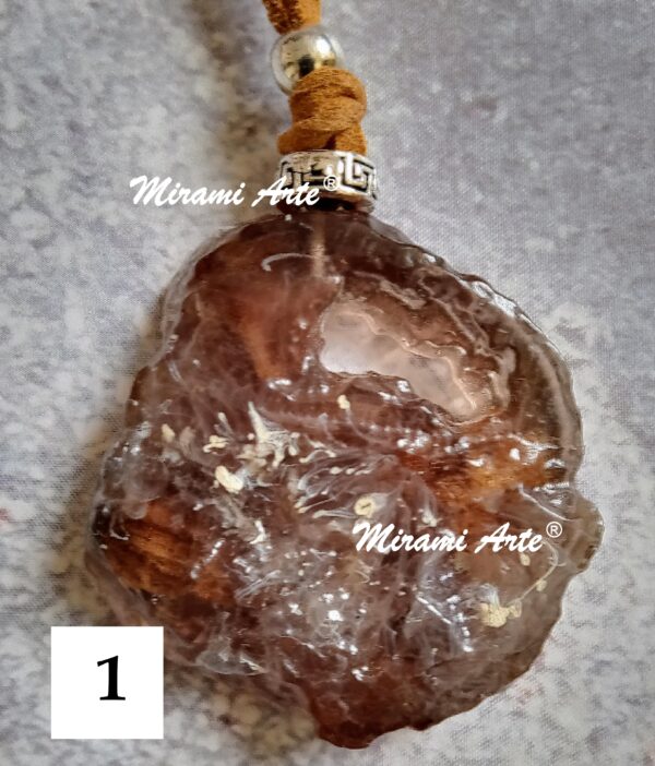 Medallón en Forma Irregular de Resina Transparente - Imagen 2